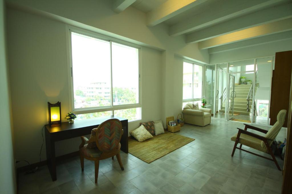 Baan Dinso Hostel@Ratchadamnoen バンコク都 エクステリア 写真