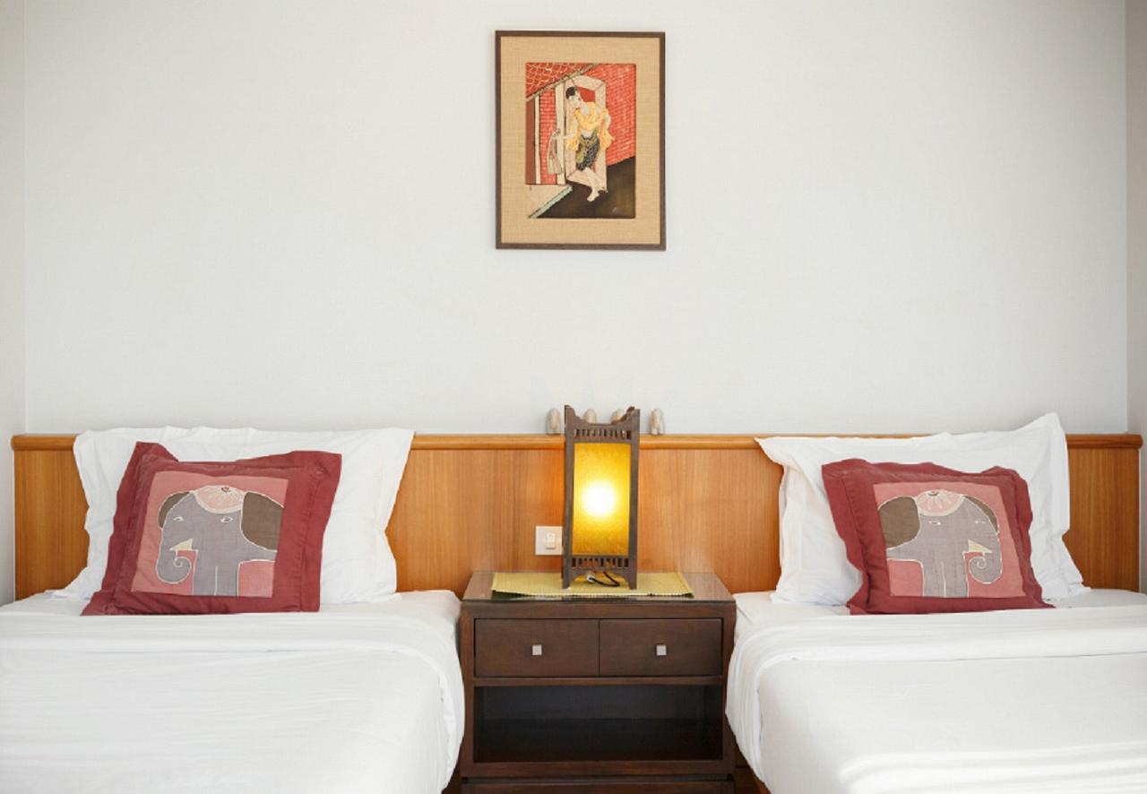 Baan Dinso Hostel@Ratchadamnoen バンコク都 エクステリア 写真