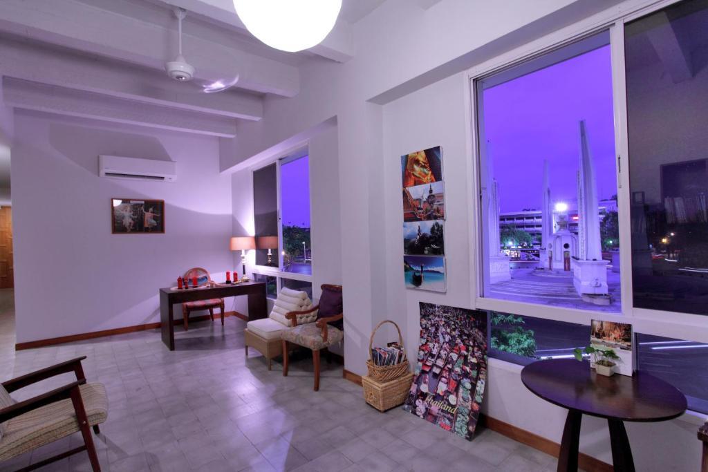 Baan Dinso Hostel@Ratchadamnoen バンコク都 エクステリア 写真